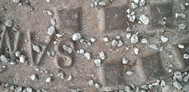 Manhole Cover with Gravel